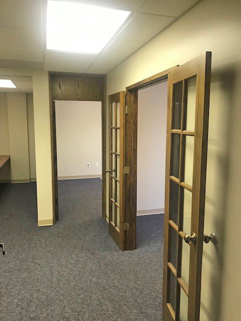 6910 W 83rd St, Shawnee Mission, KS 66204
